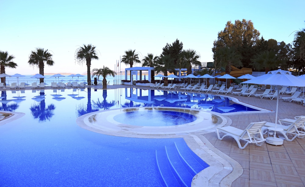 Labranda TMT Bodrum - All Inclusive — Swimming pool in Bodrum, Mugla