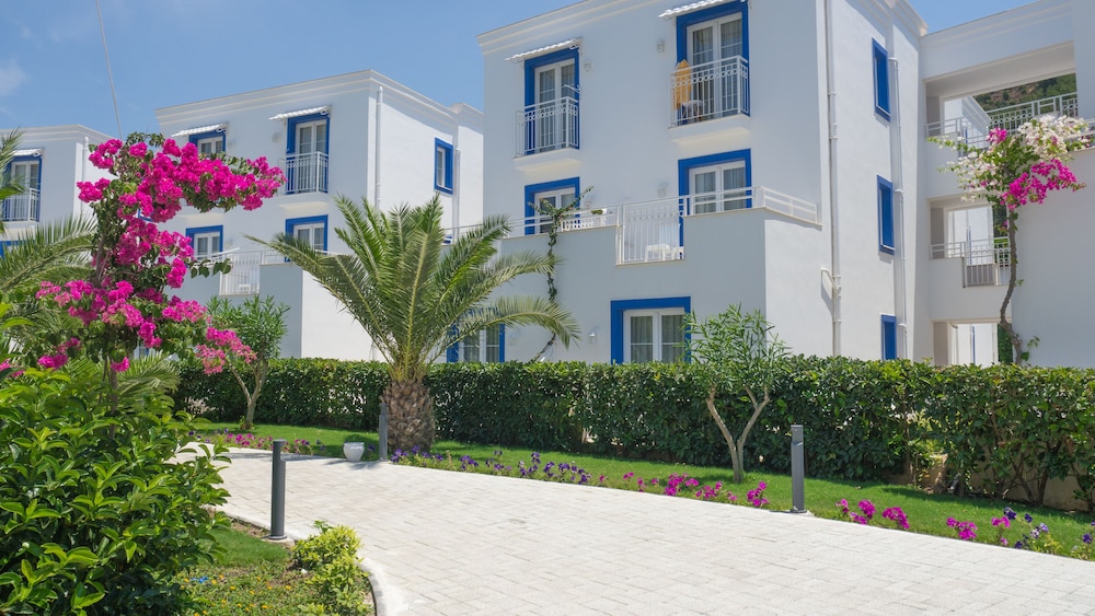 Labranda TMT Bodrum - All Inclusive — Hotel building in Bodrum, Mugla