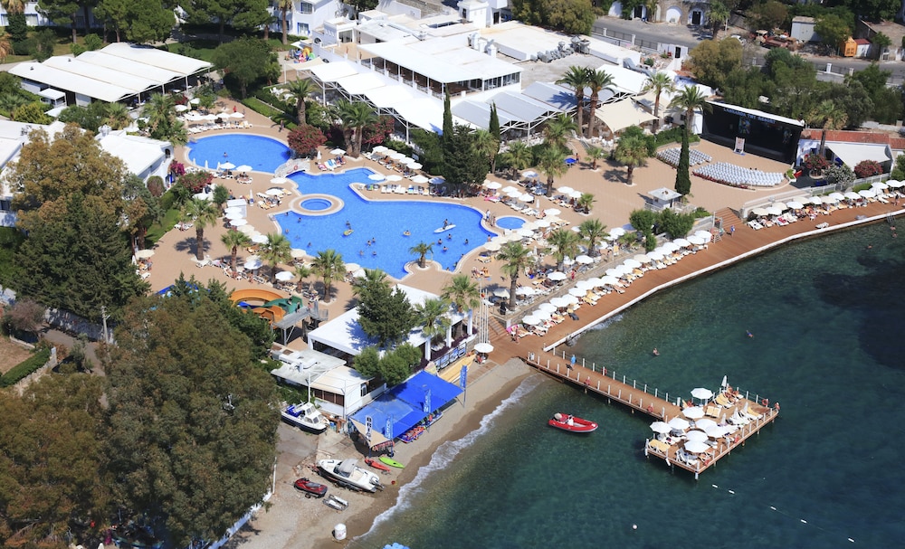Labranda TMT Bodrum - All Inclusive — Swimming pool in Bodrum, Mugla