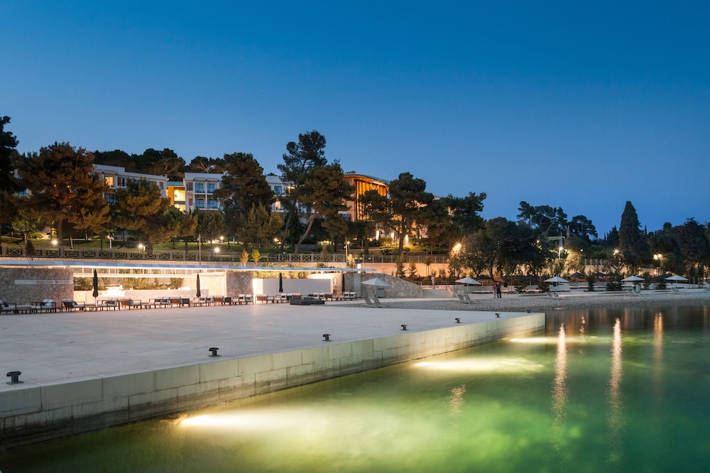 Monte Mulini Adults Exclusive Hotel by Maistra Collection — Beach in Rovinj, Istria