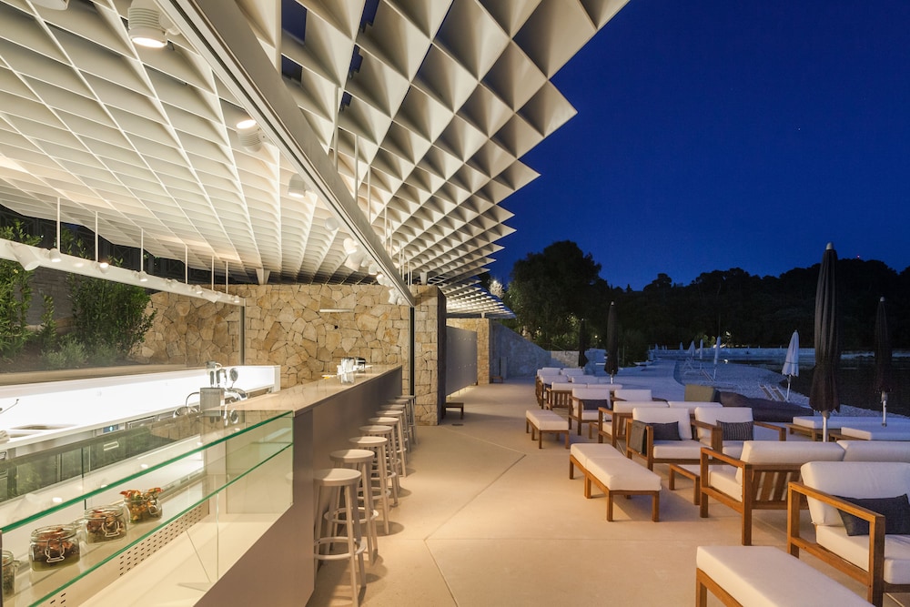 Monte Mulini Adults Exclusive Hotel by Maistra Collection — Restaurant & bars in Rovinj, Istria