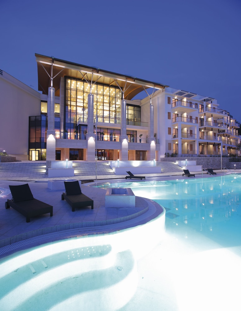 Monte Mulini Adults Exclusive Hotel by Maistra Collection — Hotel building in Rovinj, Istria