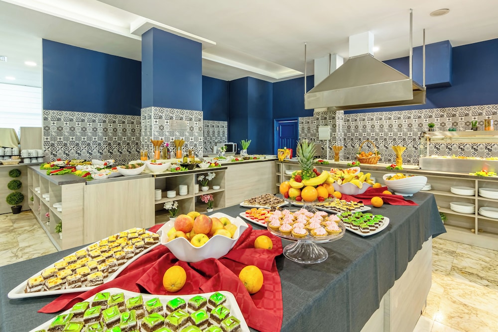 BSA Hotel Holiday Park — Restaurant & bars in Golden Sands, Varna Region