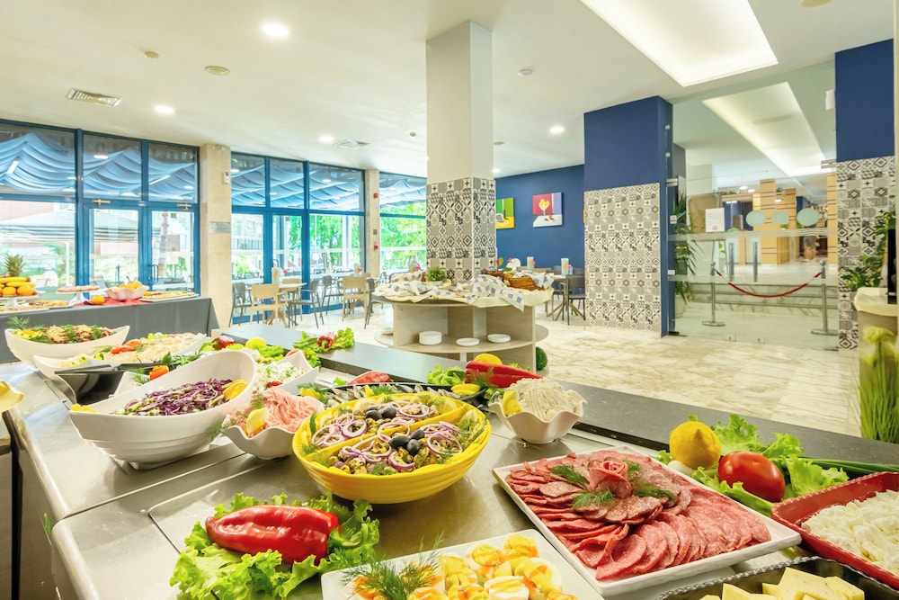 BSA Hotel Holiday Park — Restaurant & bars in Golden Sands, Varna Region