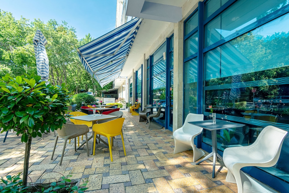 BSA Hotel Holiday Park — Restaurant & bars in Golden Sands, Varna Region