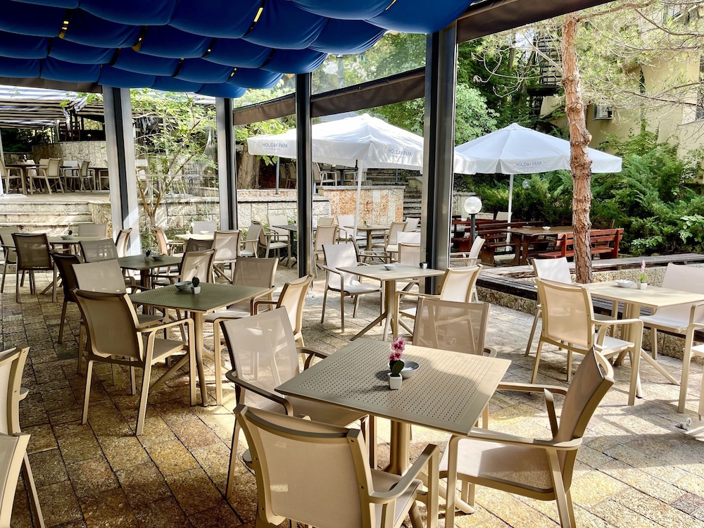 BSA Hotel Holiday Park — Restaurant & bars in Golden Sands, Varna Region