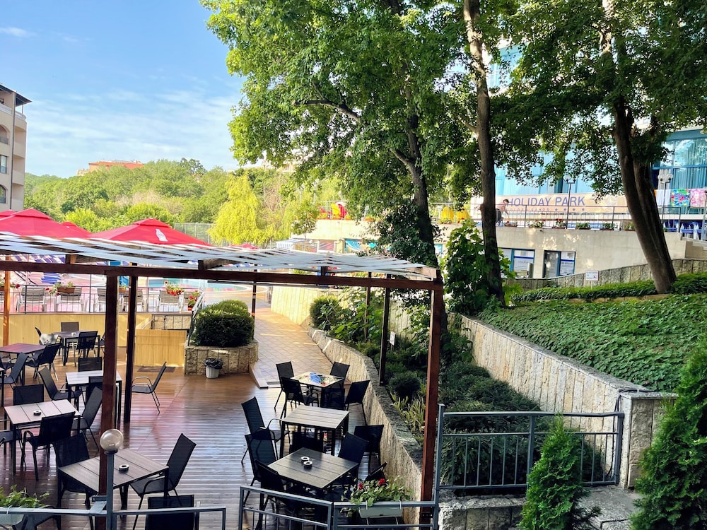 BSA Hotel Holiday Park — Restaurant & bars in Golden Sands, Varna Region