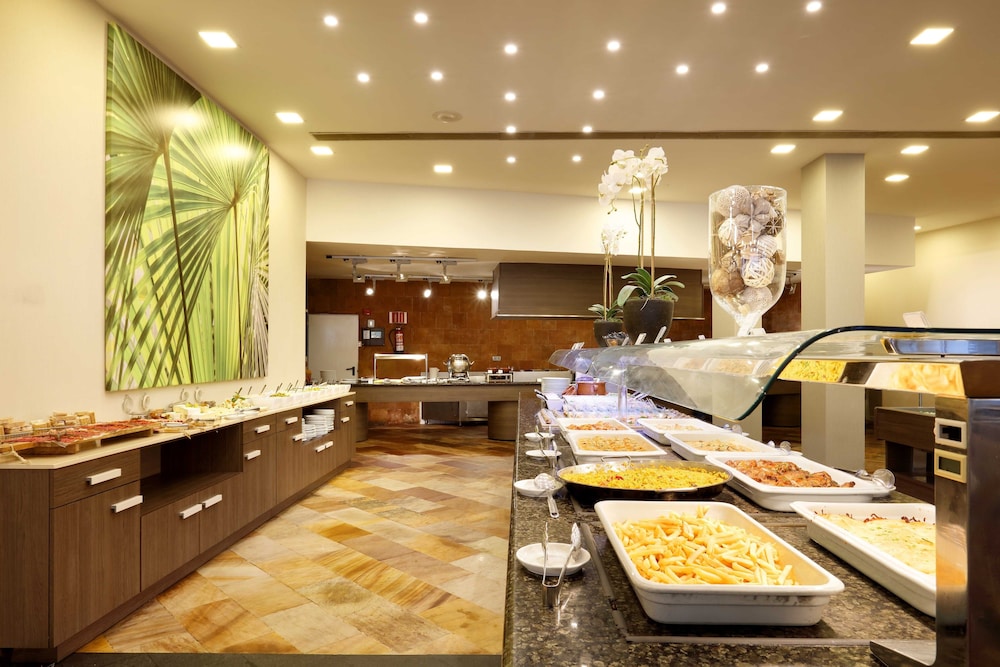 Eurostars Las Salinas — Restaurant & bars in Costa de Antigua, Canary Islands