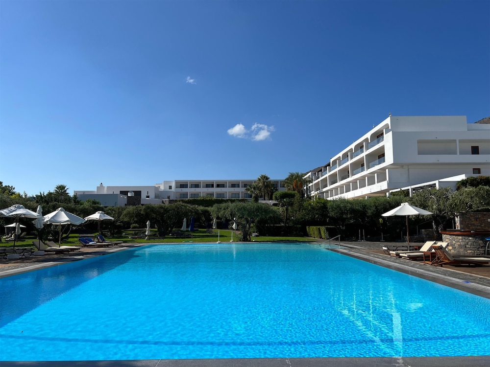 Elounda Bay Palace, a Member of the Leading Hotels of the World — Swimming pool in Elounda