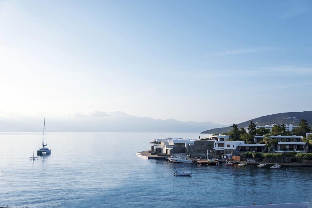 Elounda Bay Palace, a Member of the Leading Hotels of the World — Hotel building in Elounda