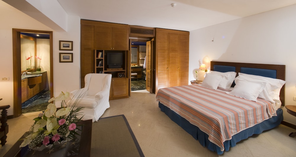Elounda Bay Palace, a Member of the Leading Hotels of the World — Hotel rooms in Elounda