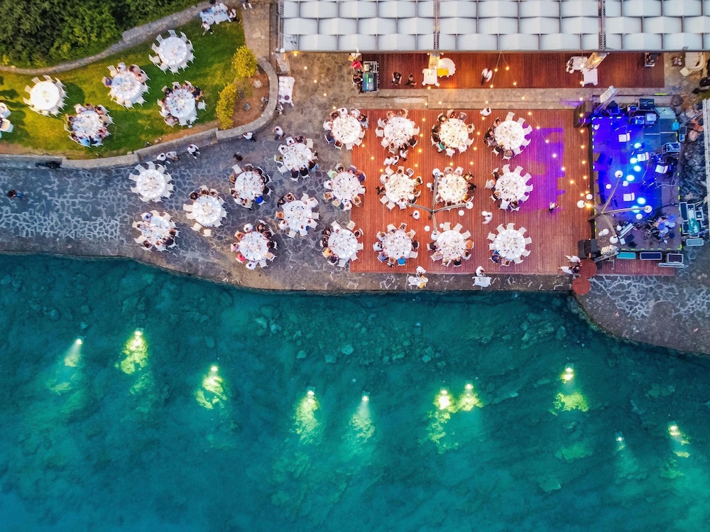 Elounda Bay Palace, a Member of the Leading Hotels of the World — Restaurant & bars in Elounda
