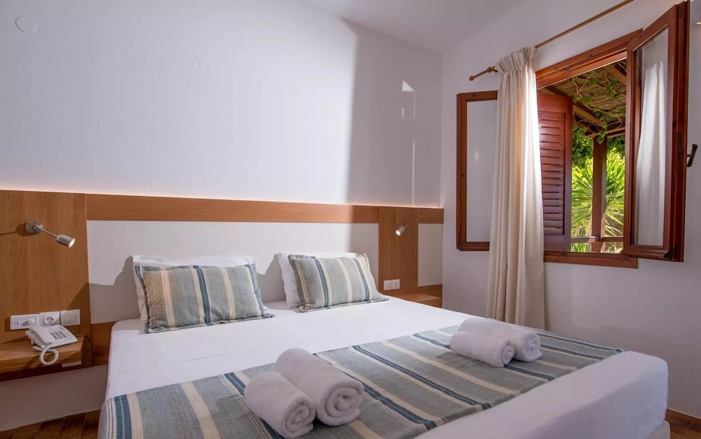 Kalypso Hotel — Hotel rooms in Malia