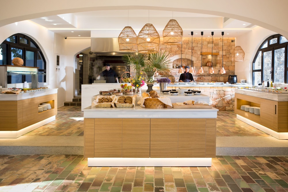 Kalypso Hotel — Restaurant & bars in Malia