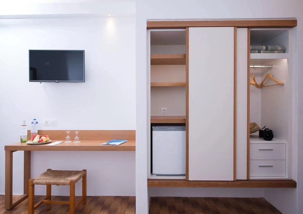 Kalypso Hotel — Hotel rooms in Malia