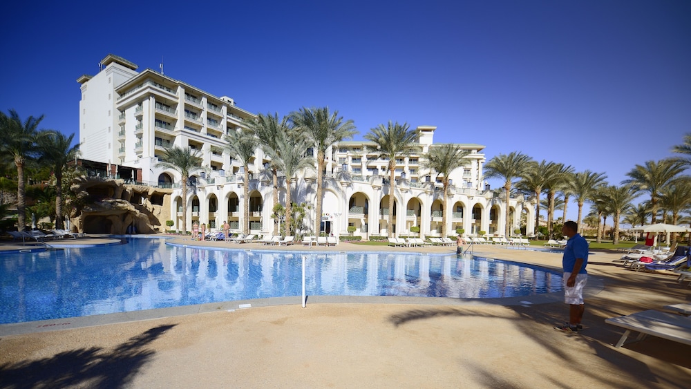 Stella Di Mare Beach Hotel & Spa — Swimming pool in Sharm El Sheikh, Red Sea