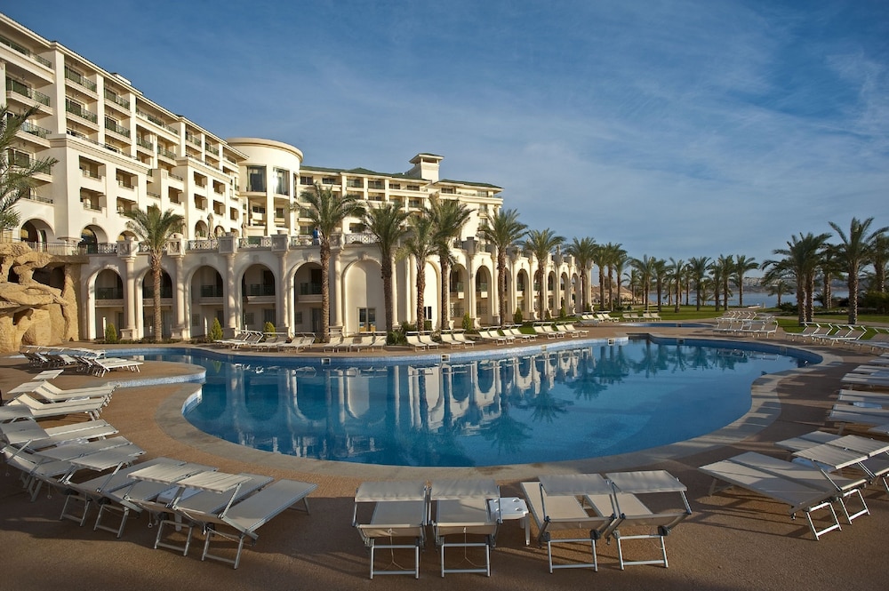 Stella Di Mare Beach Hotel & Spa — Swimming pool in Sharm El Sheikh, Red Sea