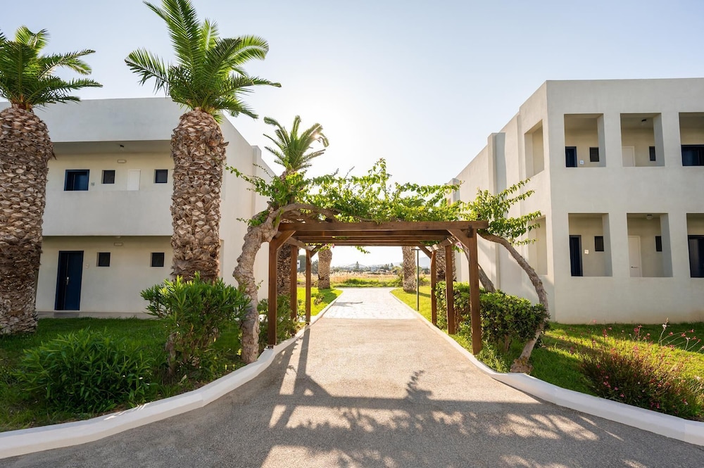 Smy Kos Beach & Splash — Hotel building in Mastichari, South Aegean