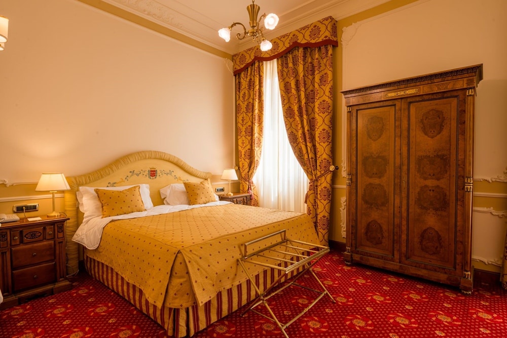 Grand Hotel Wagner — Hotel rooms in Palermo, Sicily