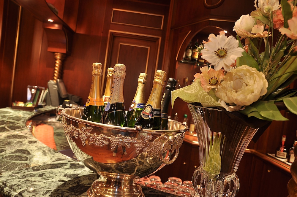 Grand Hotel Wagner — Restaurant & bars in Palermo, Sicily