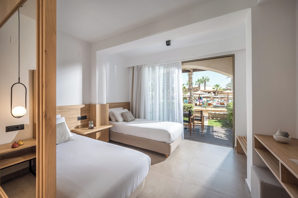 Stella Palace Aqua Park Resort — Hotel rooms in Analipsi