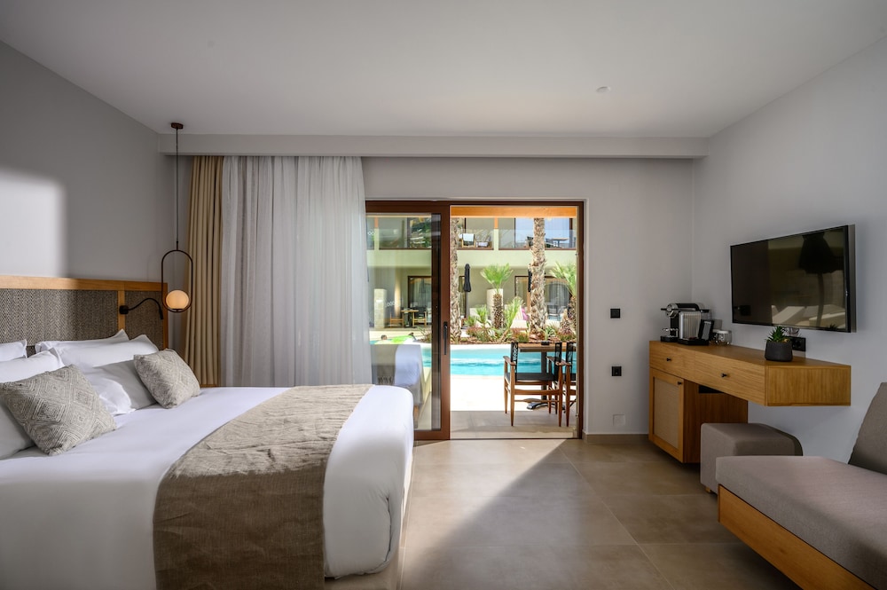 Stella Palace Aqua Park Resort — Hotel rooms in Analipsi