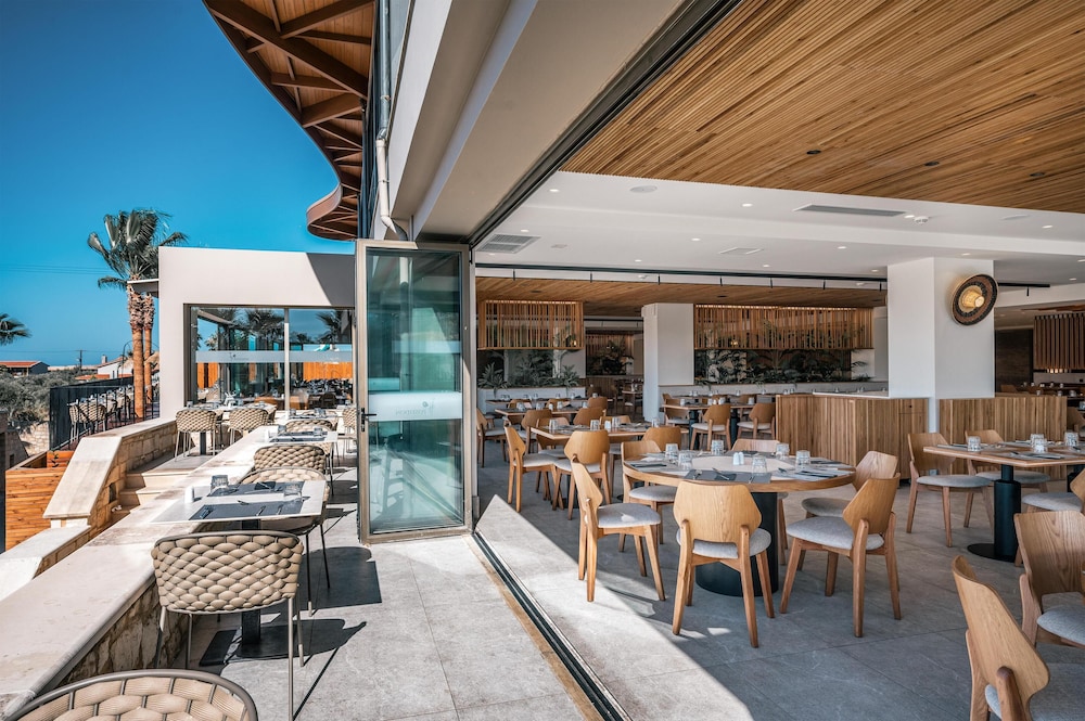 Stella Palace Aqua Park Resort — Restaurant & bars in Analipsi