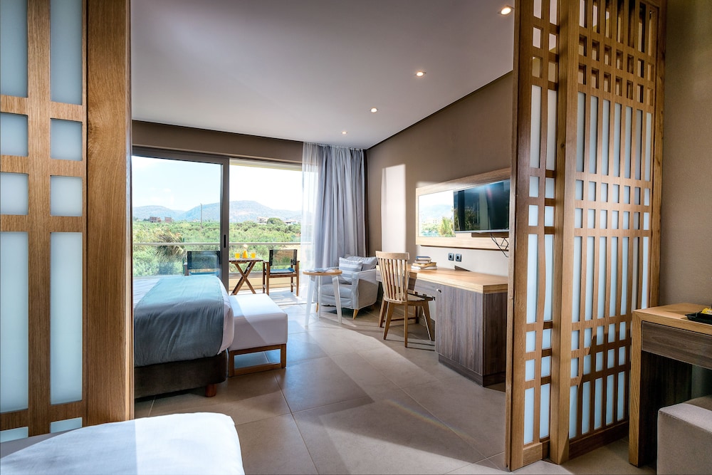 Stella Palace Aqua Park Resort — Hotel rooms in Analipsi