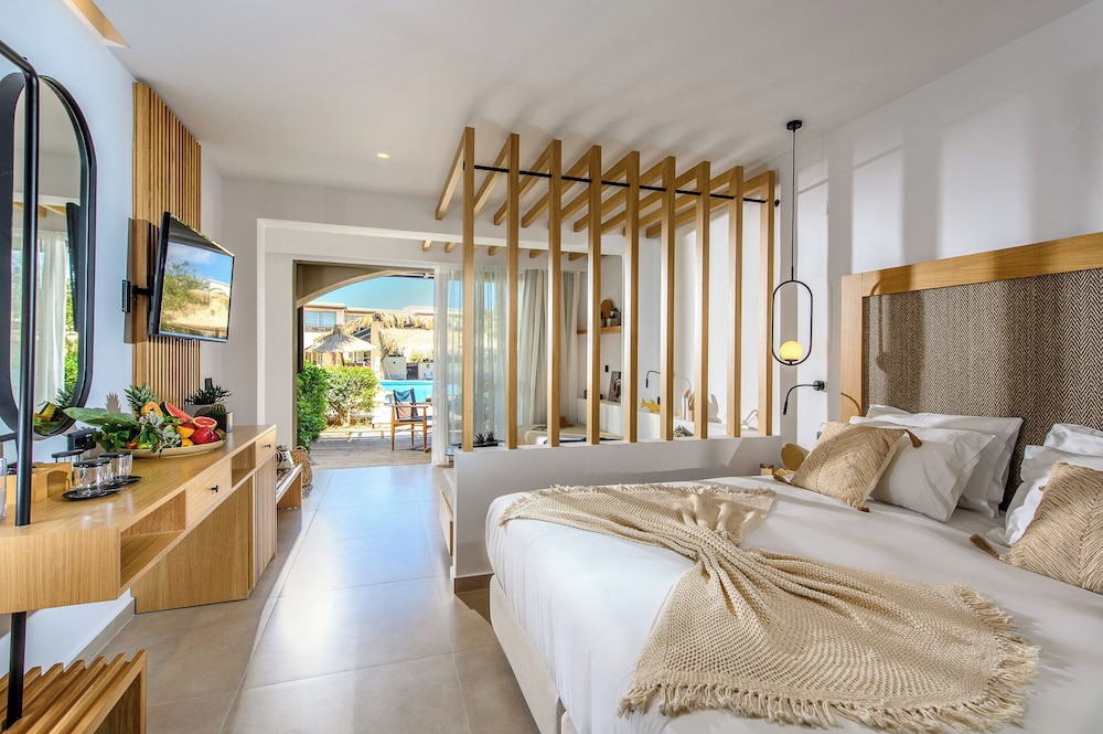 Stella Palace Aqua Park Resort — Hotel rooms in Analipsi