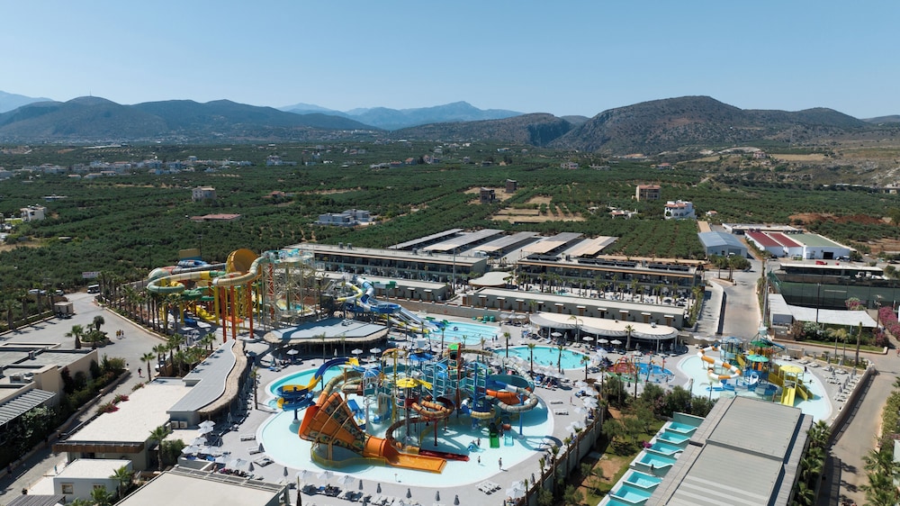Stella Palace Aqua Park Resort — Attractions for children in Analipsi