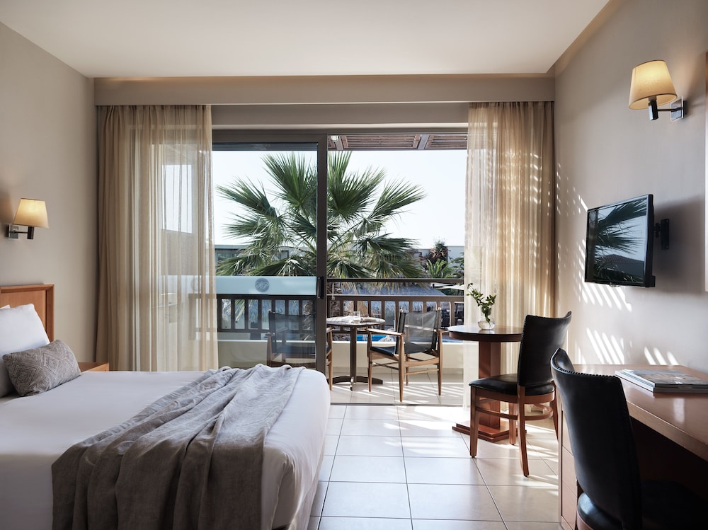 Stella Palace Aqua Park Resort — Hotel rooms in Analipsi