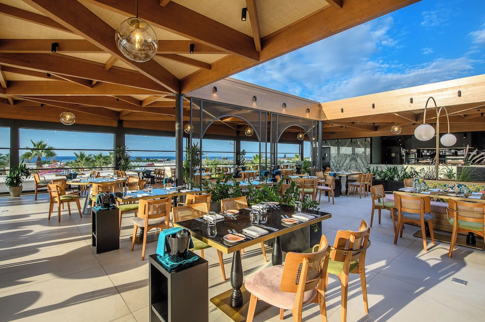 Stella Palace Aqua Park Resort — Restaurant & bars in Analipsi