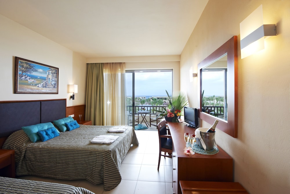Stella Palace Aqua Park Resort — Hotel rooms in Analipsi