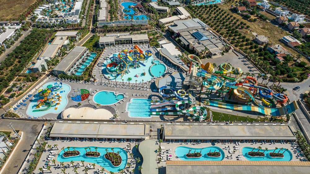 Stella Palace Aqua Park Resort — Attractions for children in Analipsi
