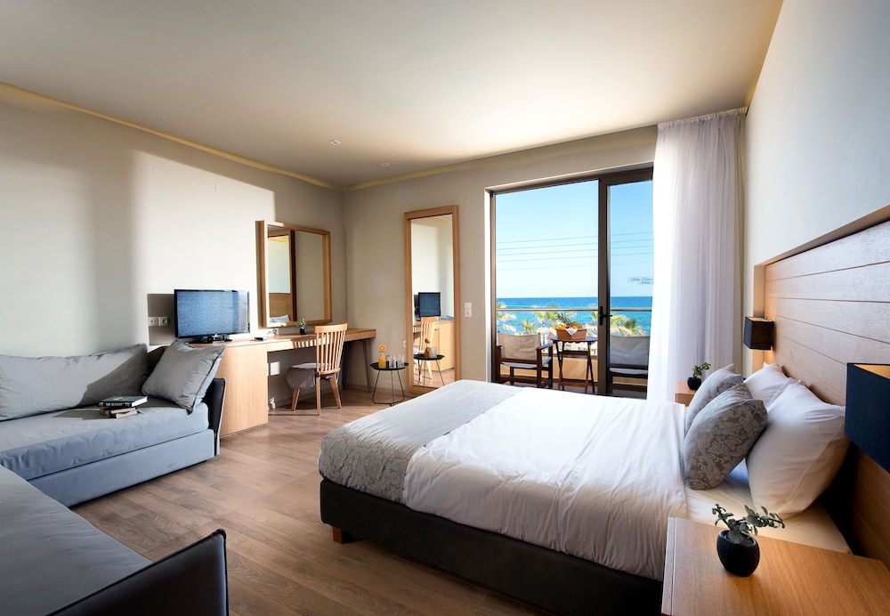 Stella Palace Aqua Park Resort — Hotel rooms in Analipsi