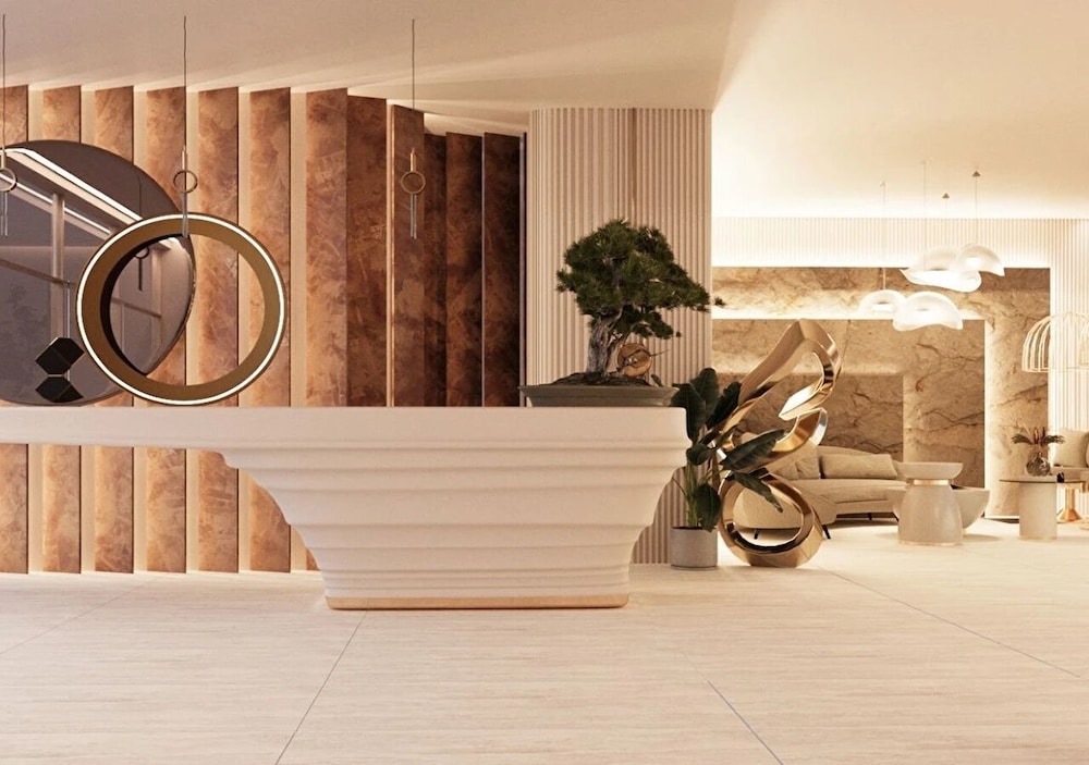Ozkaymak Marina Hotel - Ultra All Inclusive — Hotel building in Kemer