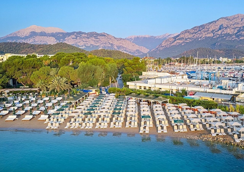 Ozkaymak Marina Hotel - Ultra All Inclusive — Beach in Kemer