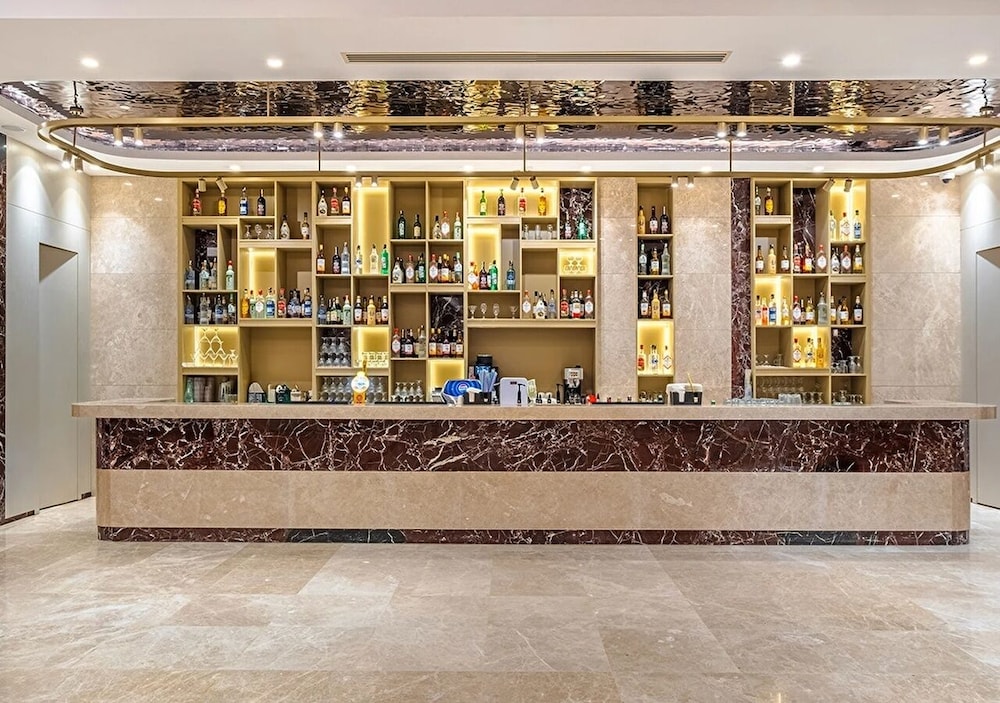 Ozkaymak Marina Hotel - Ultra All Inclusive — Restaurant & bars in Kemer