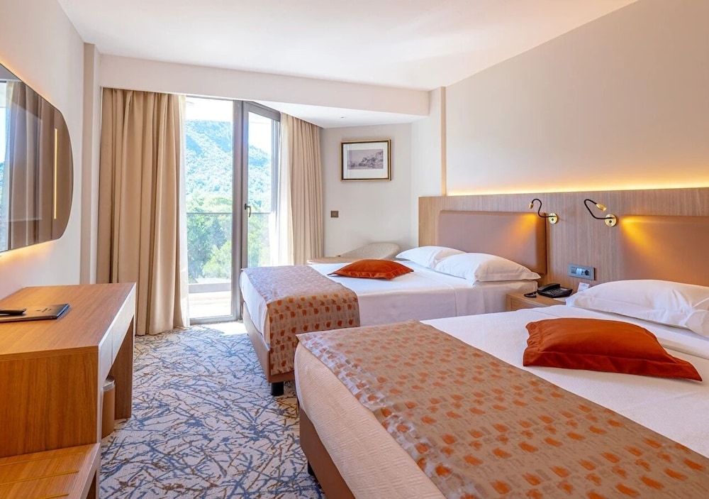 Ozkaymak Marina Hotel - Ultra All Inclusive — Hotel rooms in Kemer
