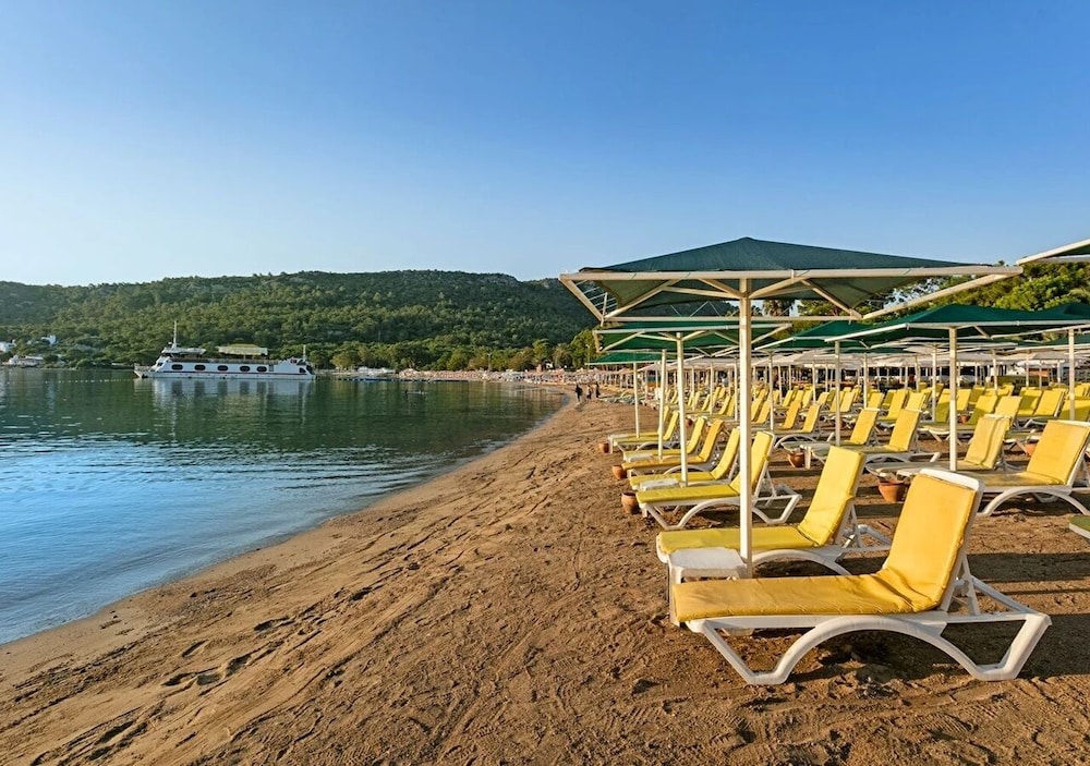 Ozkaymak Marina Hotel - Ultra All Inclusive — Beach in Kemer