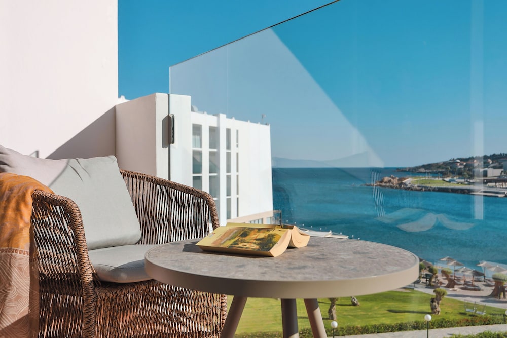 Eden Roc Resort Hotel — Hotel building in Kallithea (Rhodes), South Aegean
