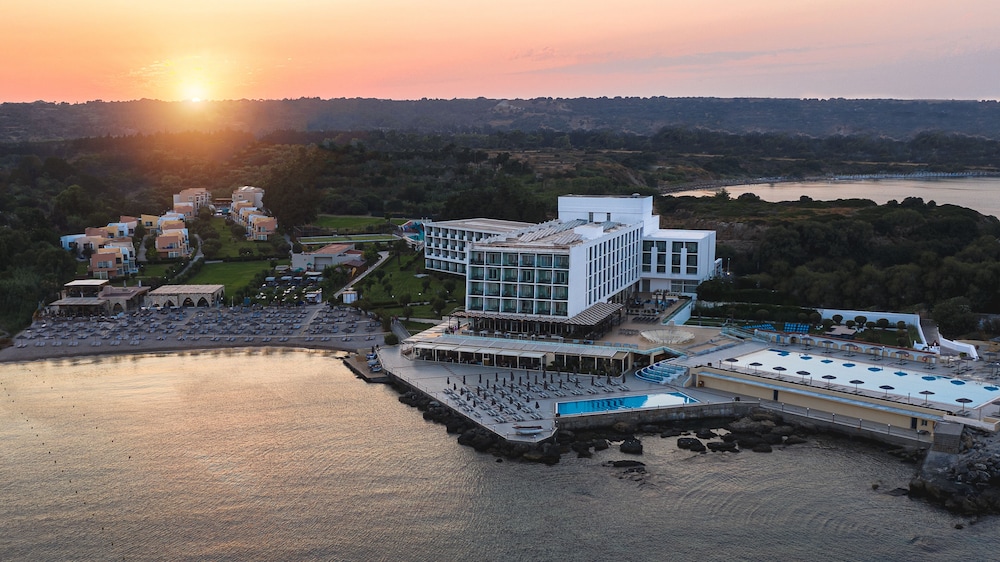 Eden Roc Resort Hotel — Hotel building in Kallithea (Rhodes), South Aegean