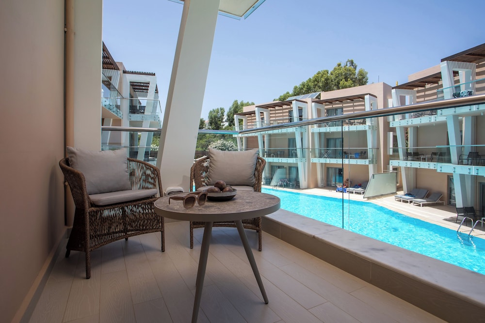 Eden Roc Resort Hotel — Swimming pool in Kallithea (Rhodes), South Aegean