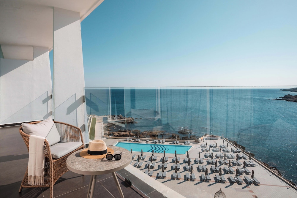 Eden Roc Resort Hotel — Swimming pool in Kallithea (Rhodes), South Aegean
