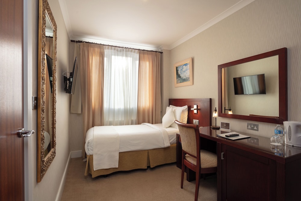 The Savoy Jersey — Hotel rooms in Trinity