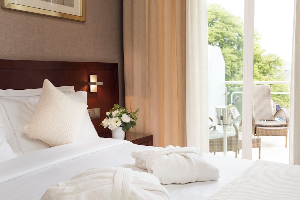 The Savoy Jersey — Hotel rooms in Trinity