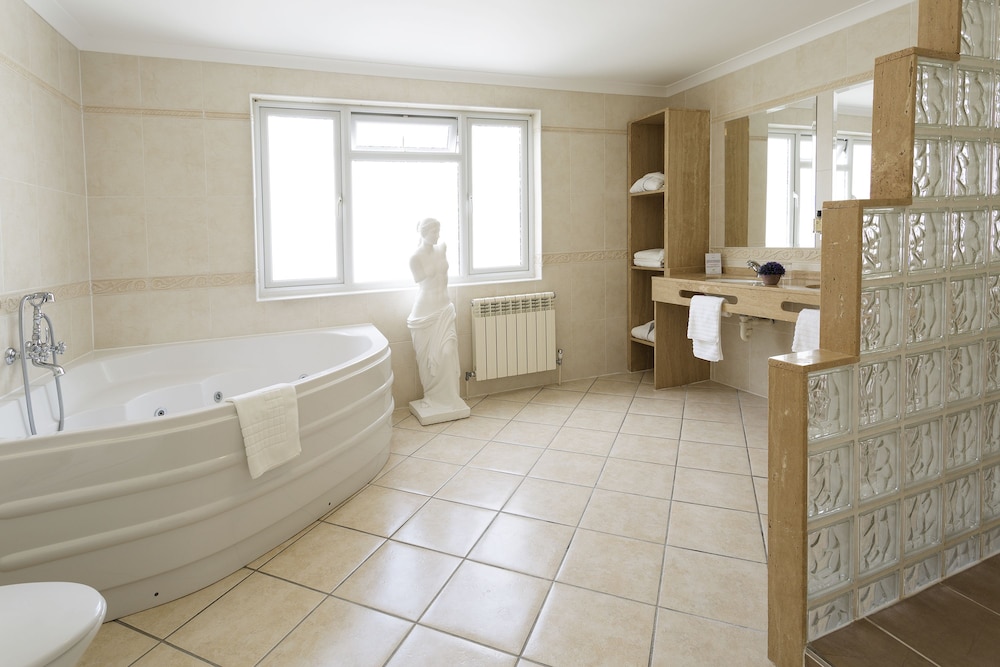 The Savoy Jersey — Spa in Trinity