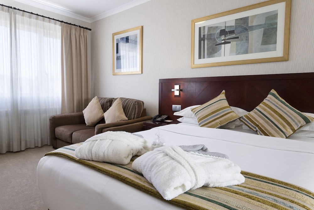 The Savoy Jersey — Hotel rooms in Trinity