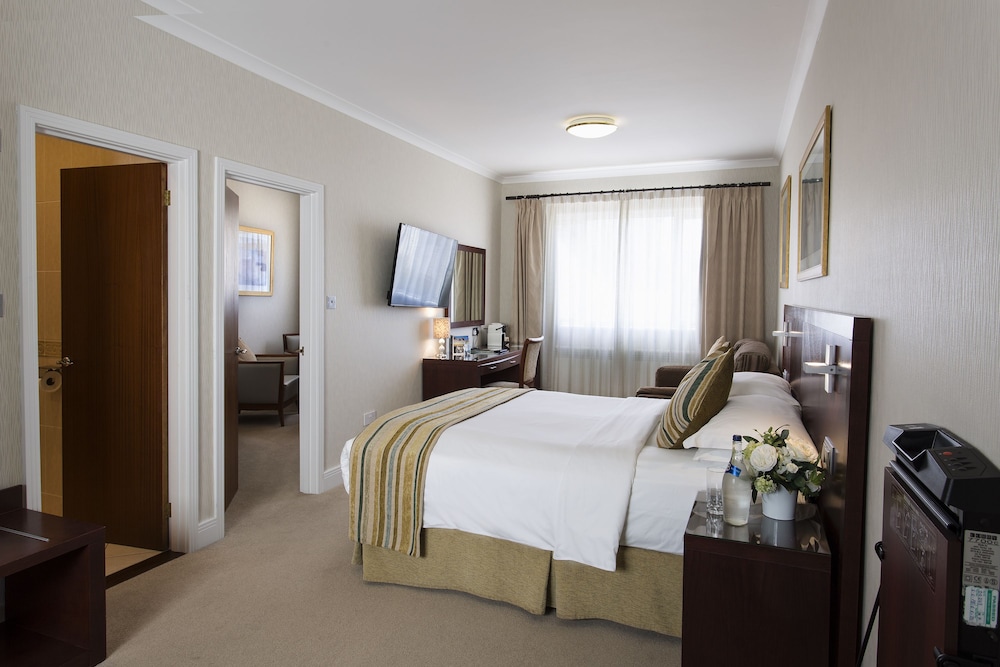 The Savoy Jersey — Hotel rooms in Trinity