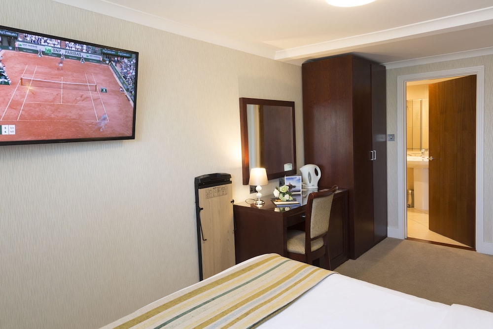 The Savoy Jersey — Hotel rooms in Trinity